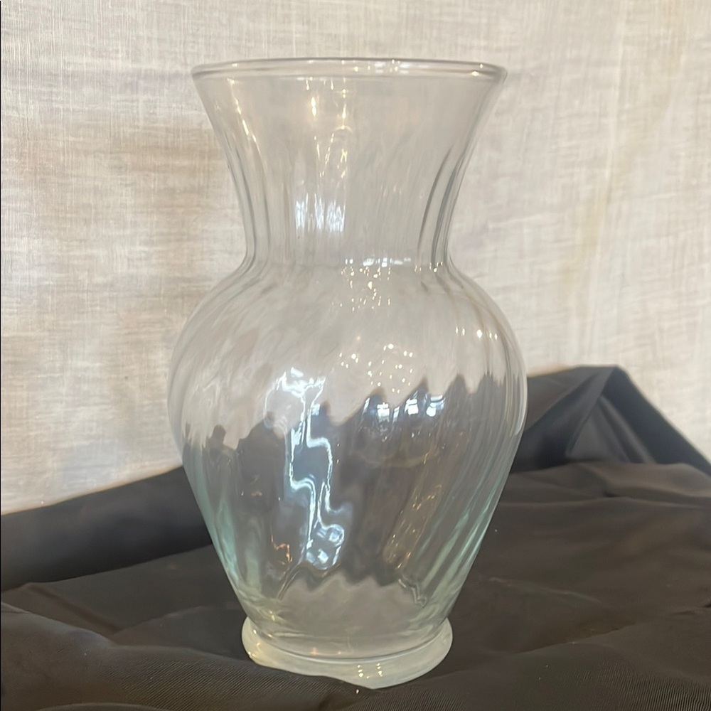 Elegant Clear Glass Vase